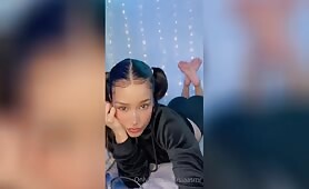Realsiaasmr sia asmr Fetish feet in the pose